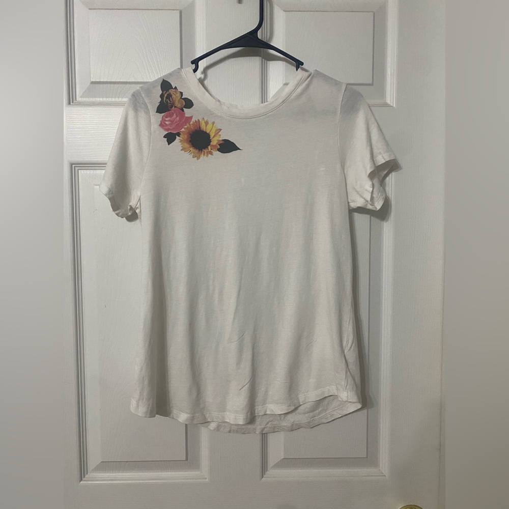 Old Navy White tee shirt with a little floral design